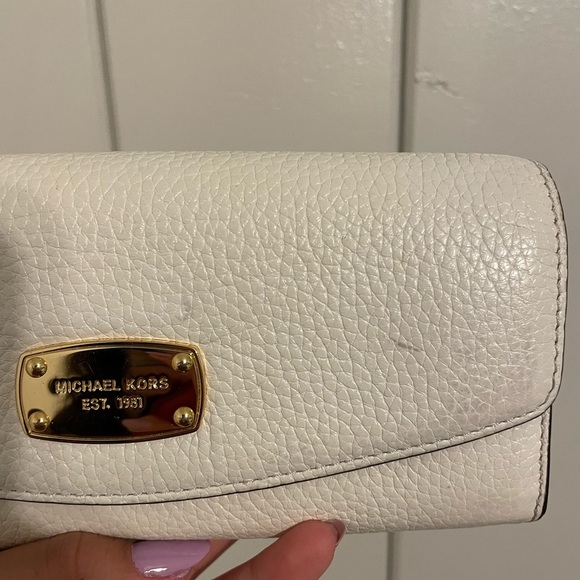 White Michael Kors wallet - Picture 5 of 13